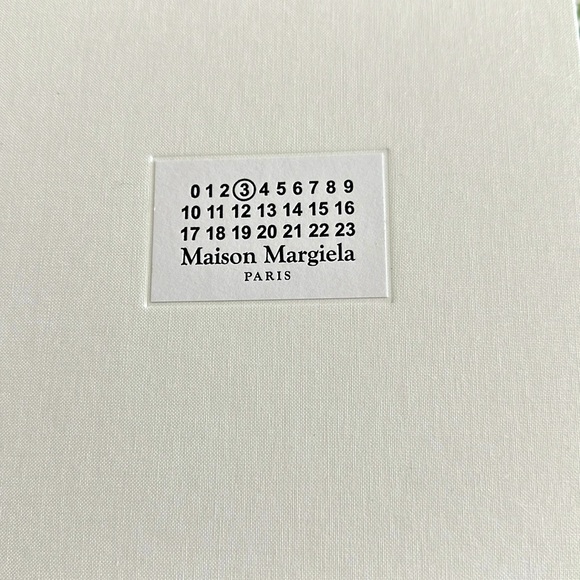 New Maison Margiela keepsake box from Paris. Offers welcome! - Picture 1 of 2